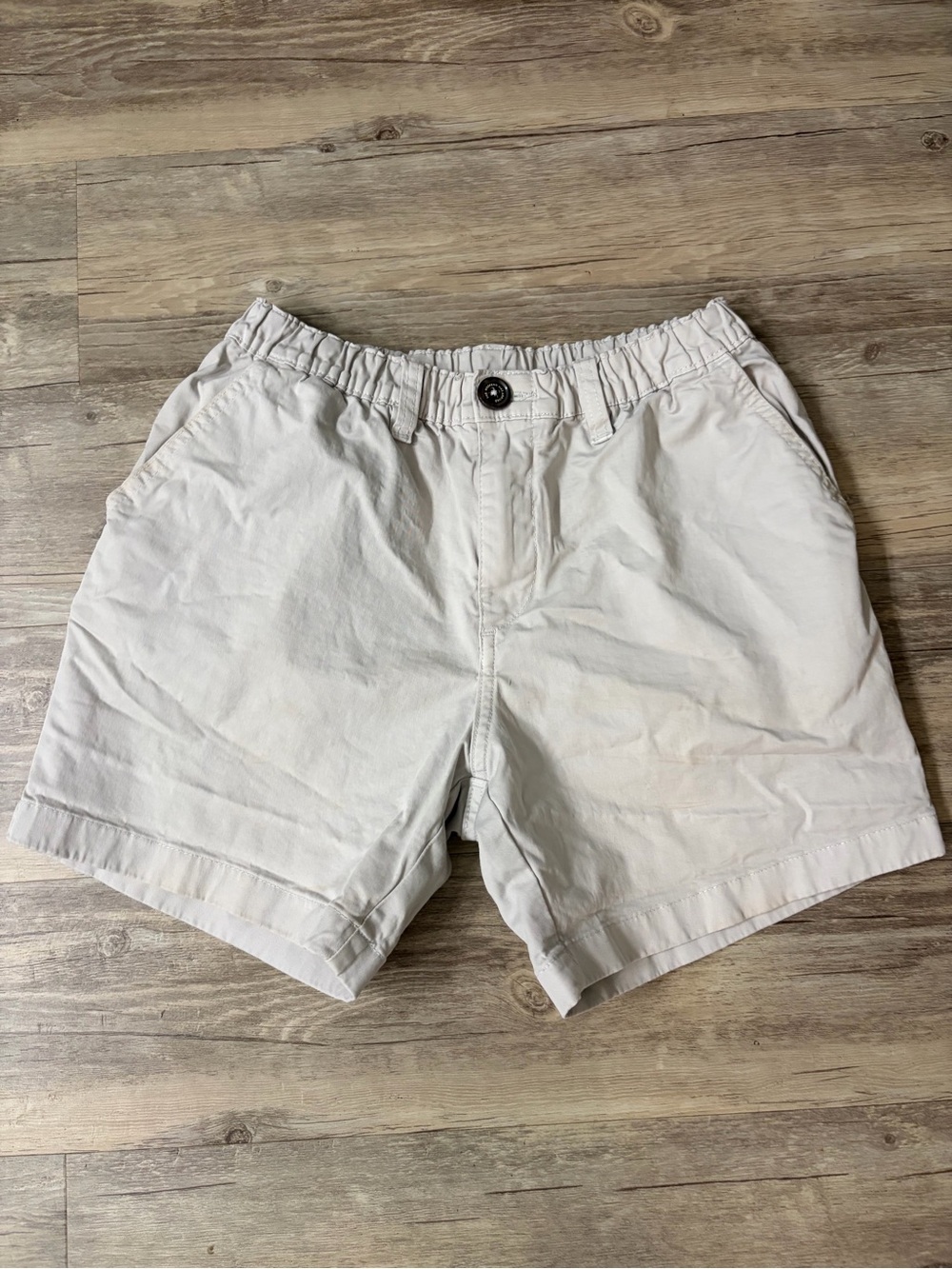 chubbies Light Beige Flat-Front Elastic-Waist Shorts 5.5” inseam XS
